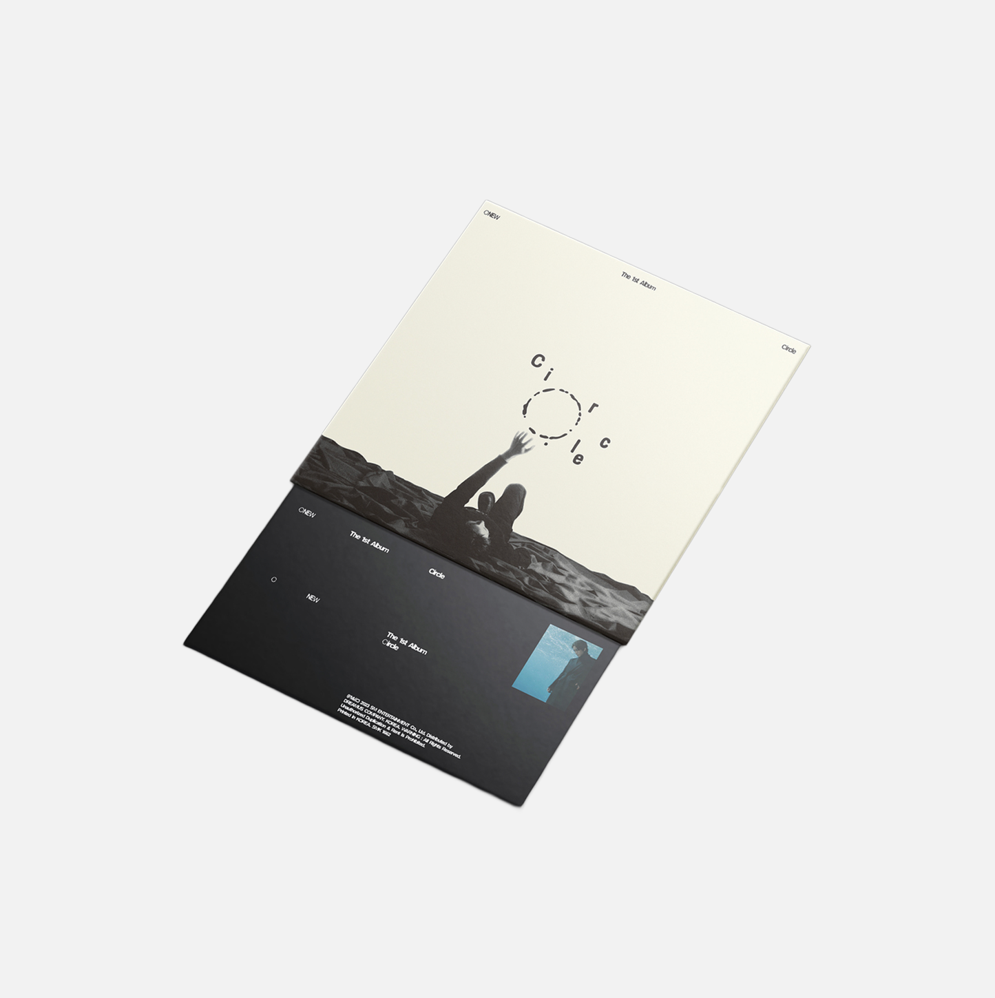 ONEW (SHINee) - VOL.1 CIRCLE (PHOTOBOOK Ver.)